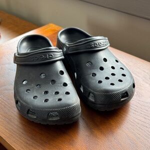 CROCS Black Shoes - Men’s 9 / Women’s 11